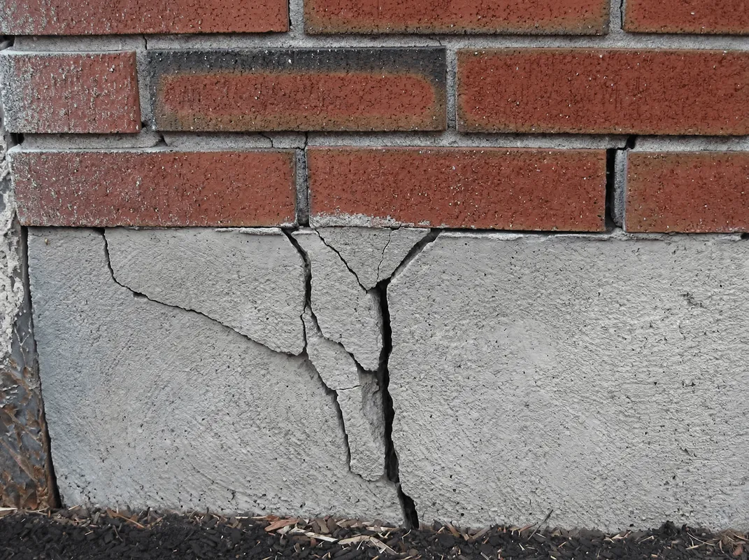 Concrete foundation with serious structural damage in Springfield, MO